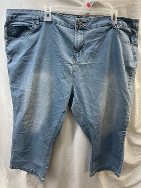 Simply Emma capris Light Blue faded  Relaxed Fit Jean capris sz 22w